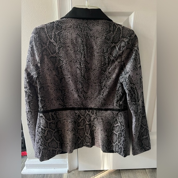 Lucy Hale mark Avon snake skin print blazer size medium - Picture 5 of 5
